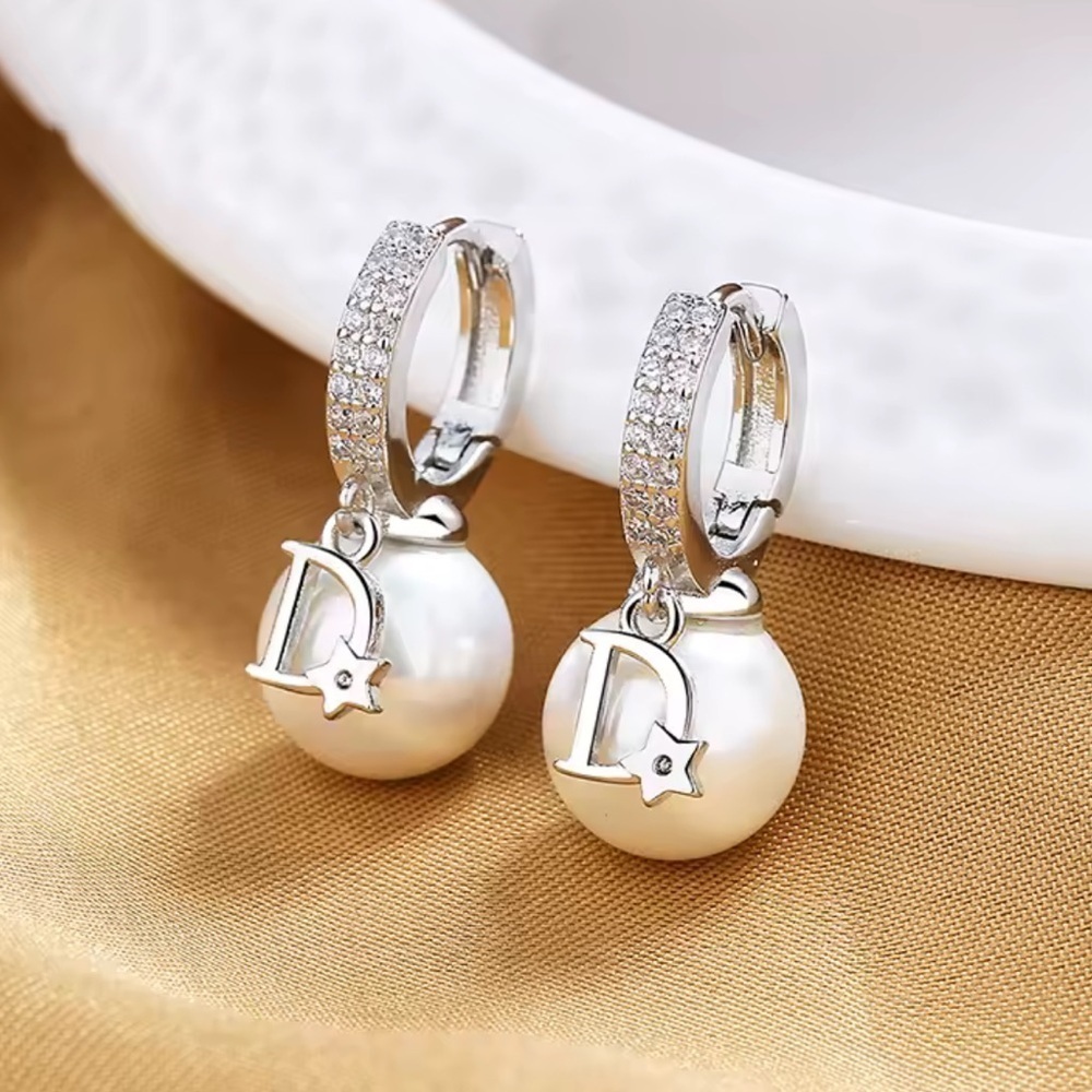 Elegant Pearl Dangle Hoop Earrings – Timeless French Style